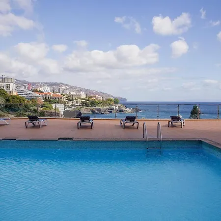 Sunny By The Sea With A Pool