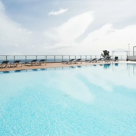 Lejlighed Sunny By The Sea With A Pool